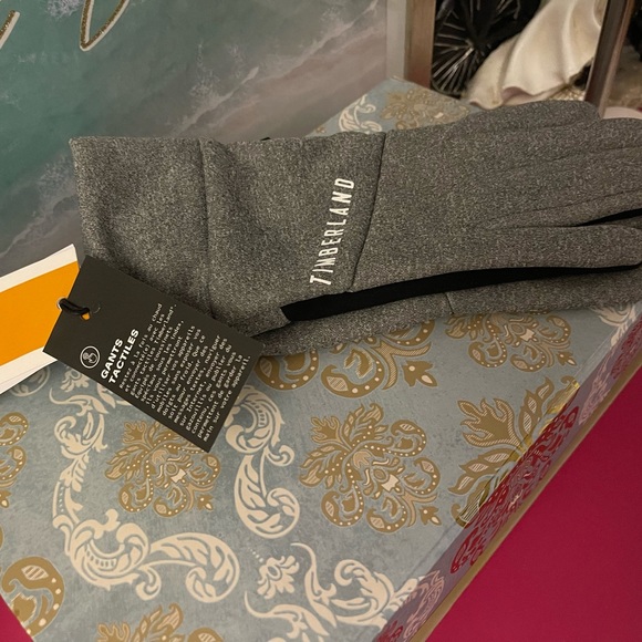 💕NWT TIMBERLAND GLOVES💕 - Picture 2 of 4